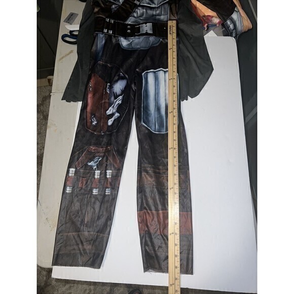Mandaloran Costume W/ Padded Armor & Cape Sz Boys Med, No Shoe Covers Or Mask - Picture 8 of 8